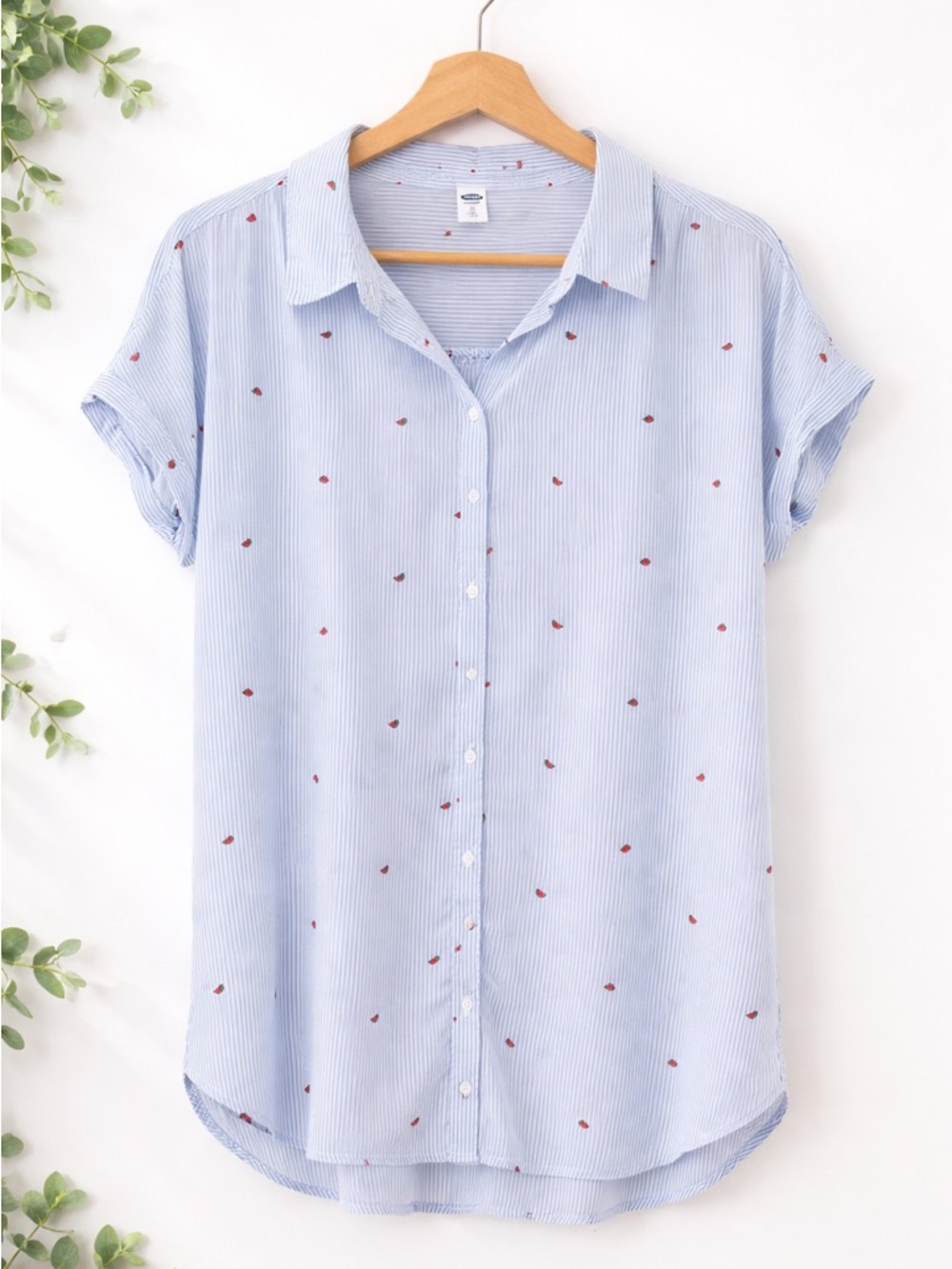 🍉 Old Navy Light Blue Striped Button-Up with Watermelon Motif XL 🍉